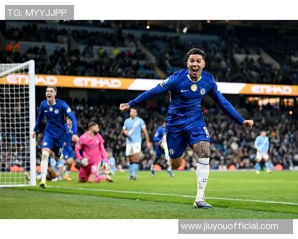 英超激战利物浦小胜巴黎圣日耳曼帽子戏法引发争议判罚全场沸腾