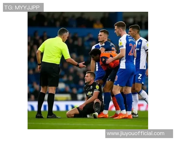 英超焦点战巴萨逆转皇马乌龙球引发争议判罚全场沸腾